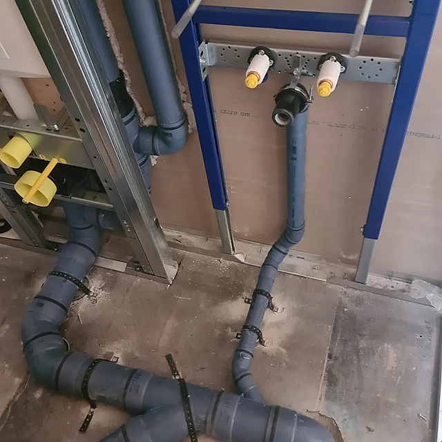 Leitungen WC Anlage
